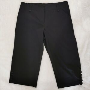 Larry Levine Straight Leg Stretch Capris in Black - Sz 12